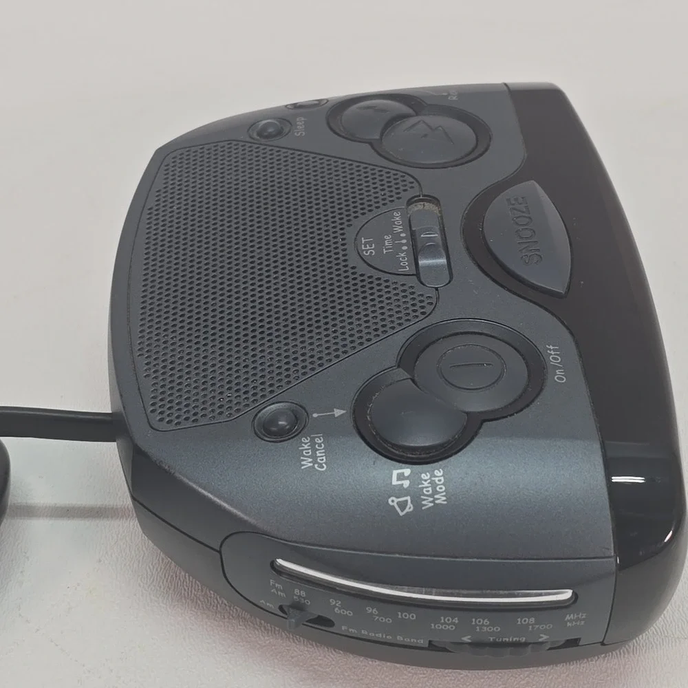 GE AM/FM Clock Radio Alarm Digital Clock and Wake Set Model # 7-4837C Works